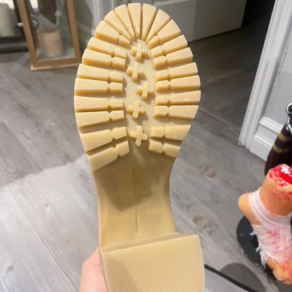 Brand new, tried on once, Dolce Vida Castor H2O Boots. Anthropologie - Picture 3 of 3